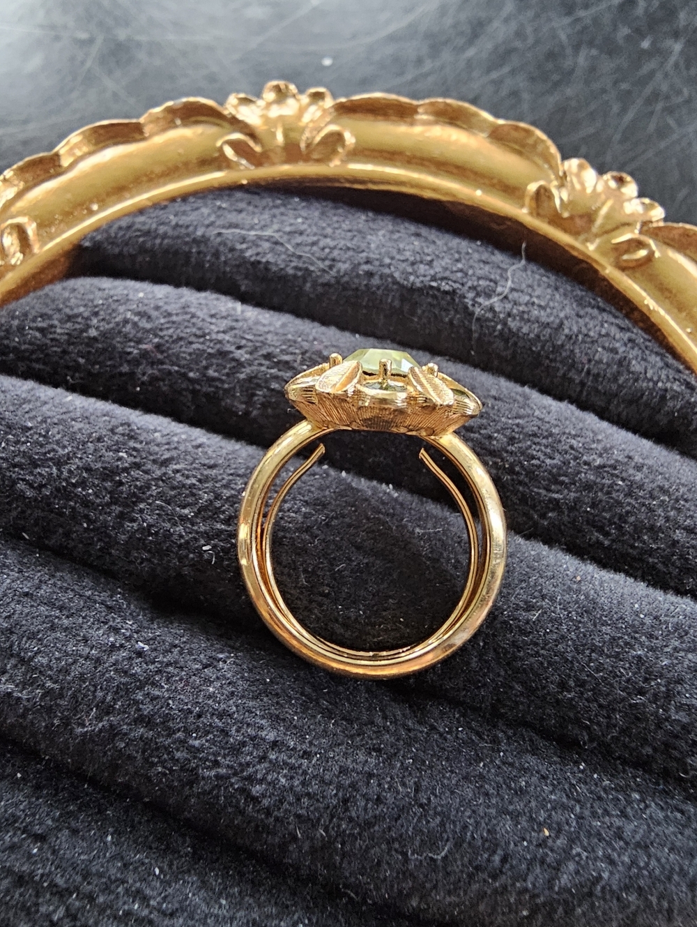 Vintage Avon Ring Size 3.5/4.5 - Picture 7 of 8